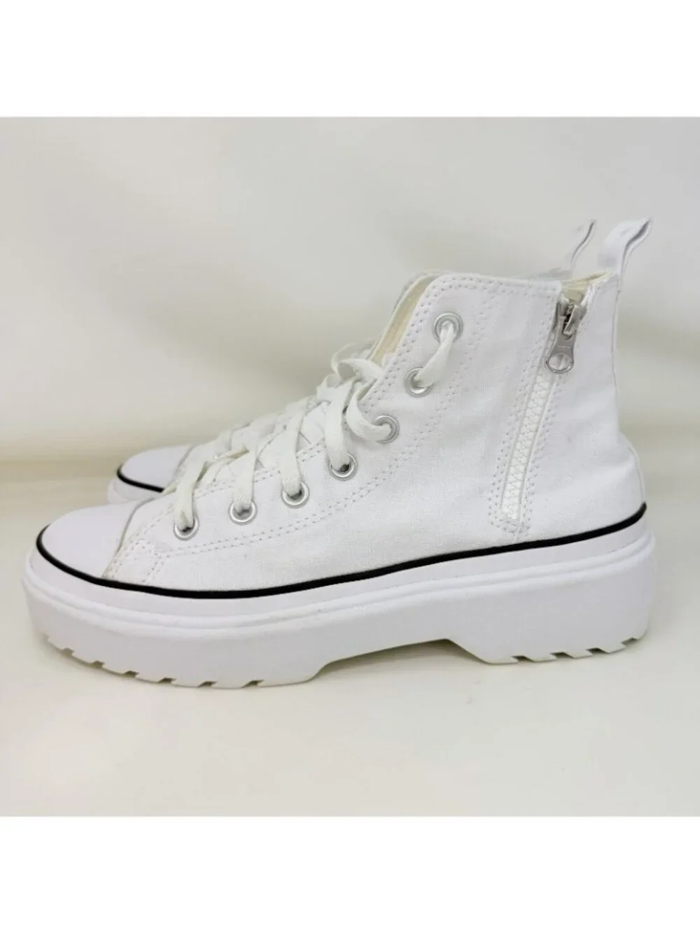 Converse Chuck Taylor Lugged Platform Shoes Girls Size 6.5 / Women’s Size 8